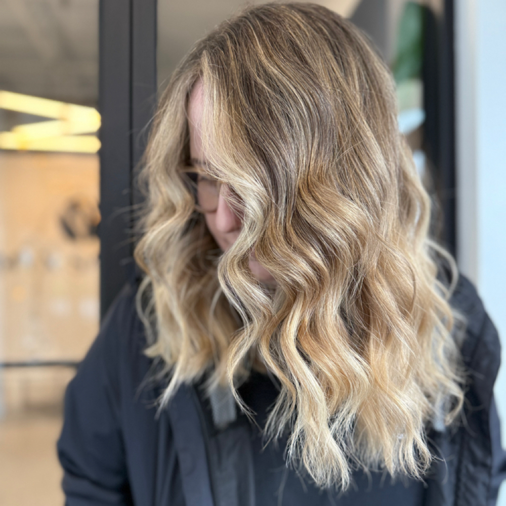 Accent Foil at Cosmic Beauty in Middleburg Heights, OH