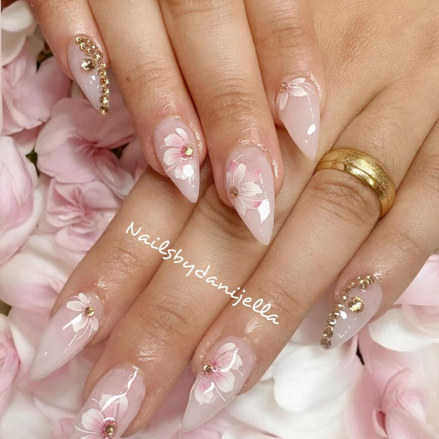 Hard Gel Full Set (Stiletto)