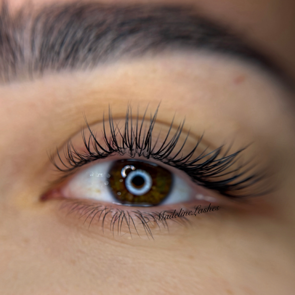 Full Set-Classic Lash Extsnions at Madeline Lashes in Tujunga, CA
