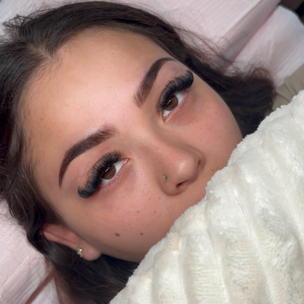 Hybrid Brow Tint at Prettylilskinestheticsllc in Naples, FL