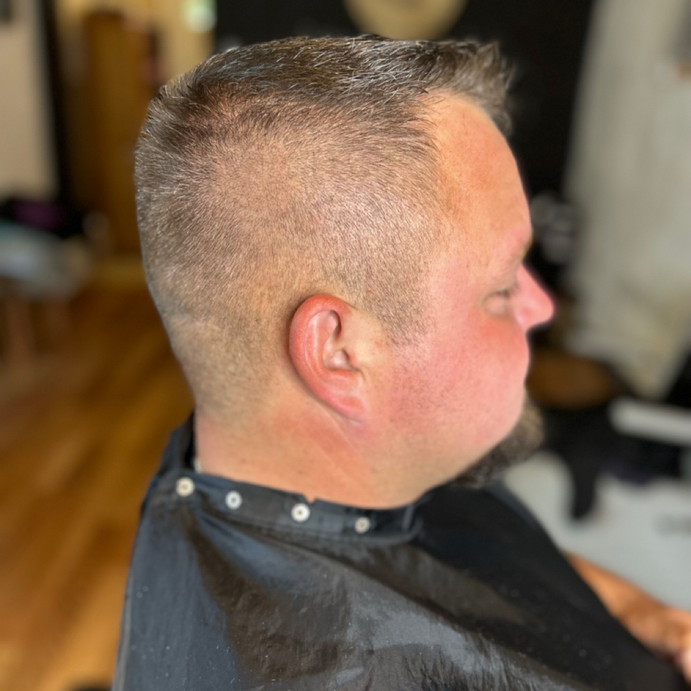 Men’s haircut at Pretty Parlor By Lyric in Humble, TX