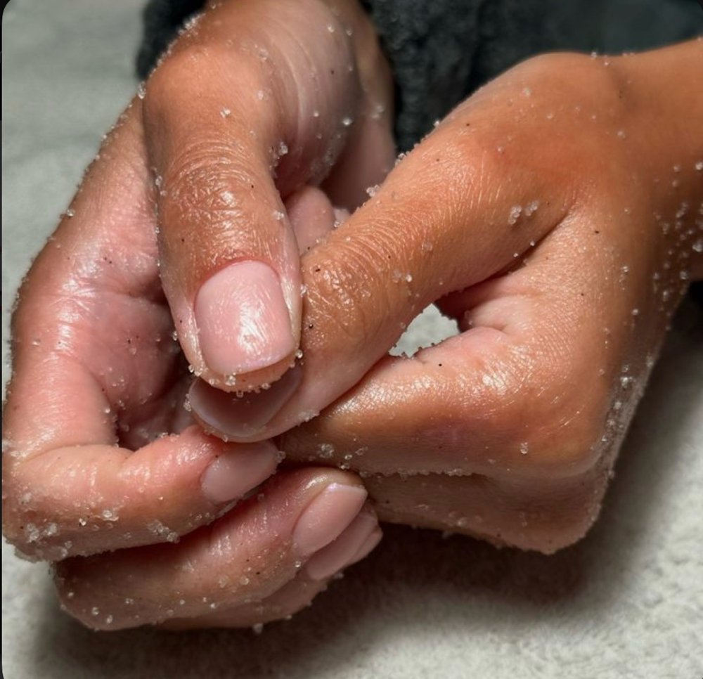 Deluxe Manicure