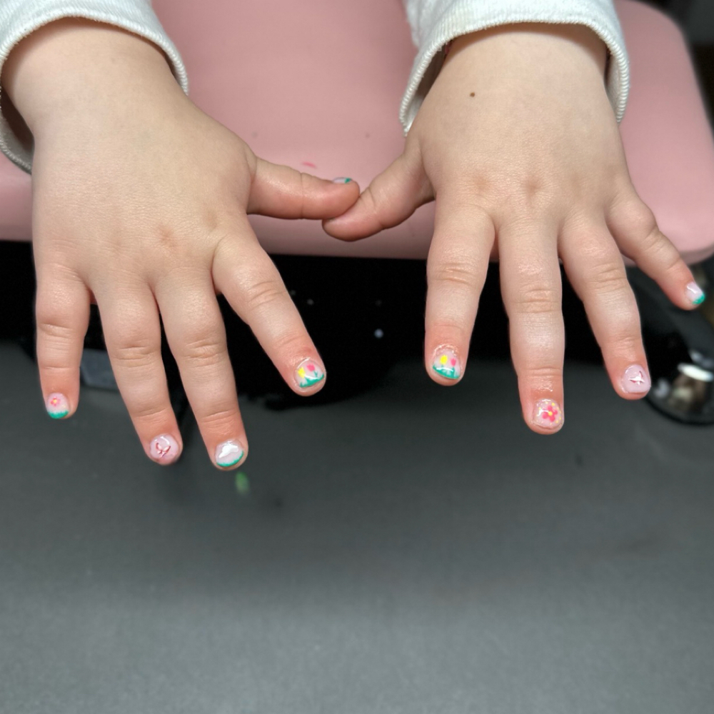 Childs Manicure at Hola Hermosa in Lyons, IN