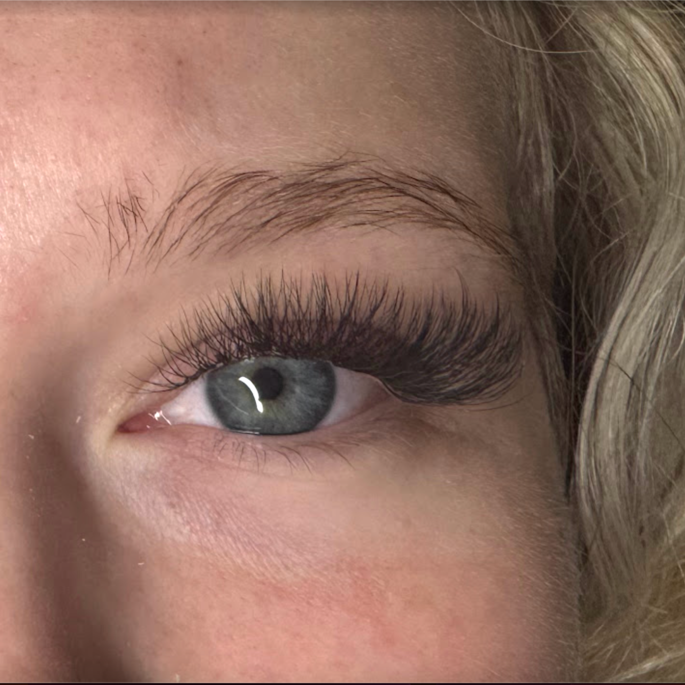 Hybrid lash extensions at Brookelyns Beauty Bar in Kansas city, MO