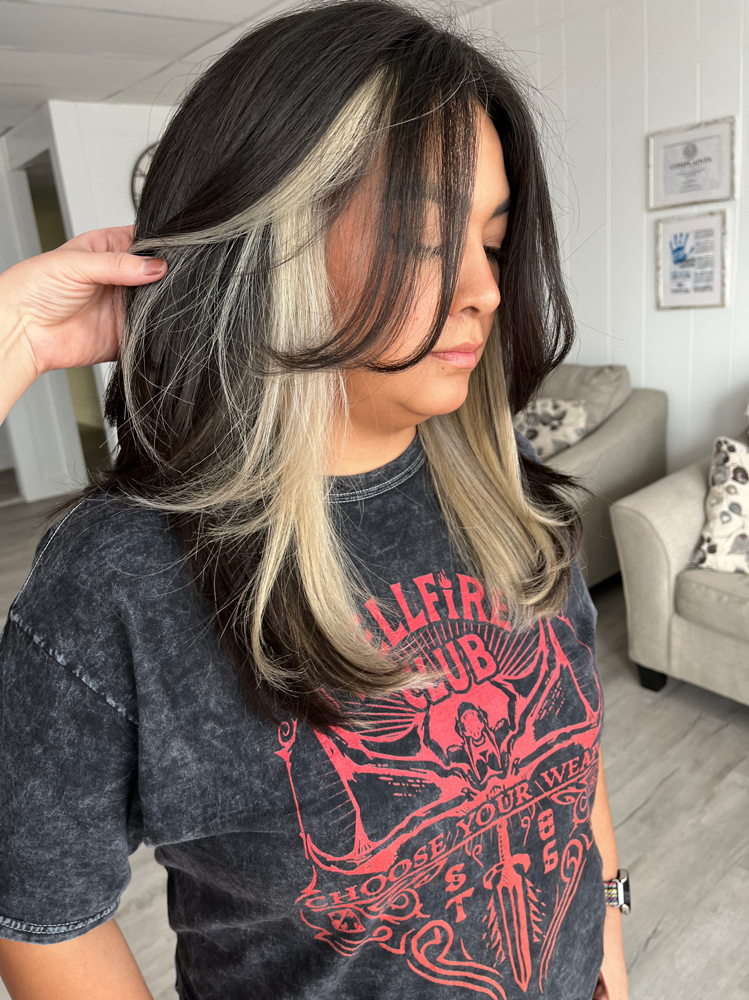 Face Frame Foils/ Money Pieces at Studio 101 Salon in Uvalde, TX