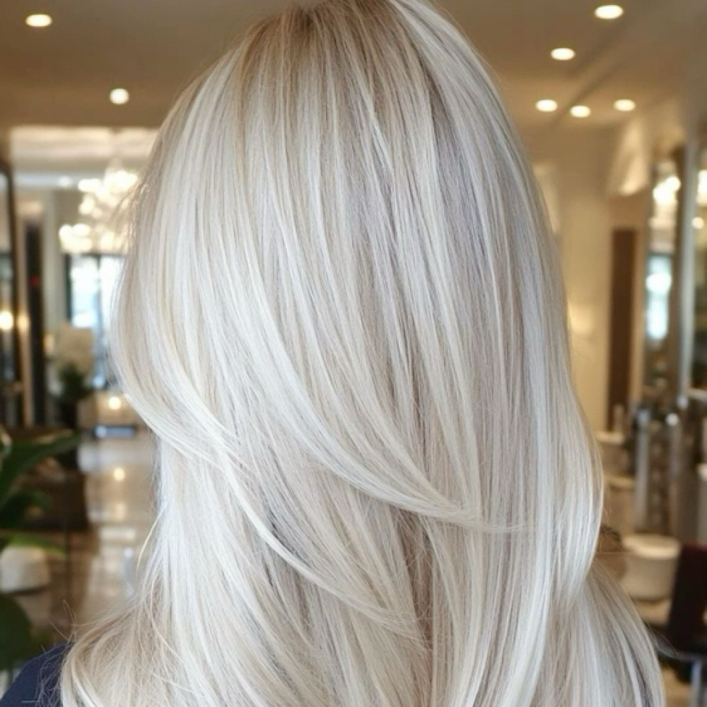 Total Blonde at GlowNGo in Port Orange, FL