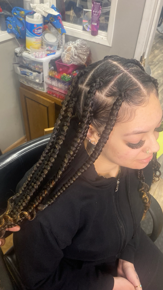Knotless Box Braids at Yourfavorite hairbraider in Spanaway, WA