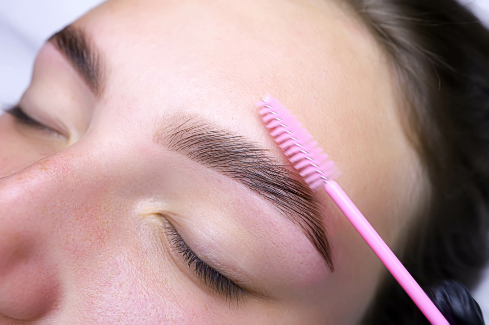 Brow Lamination & Tint