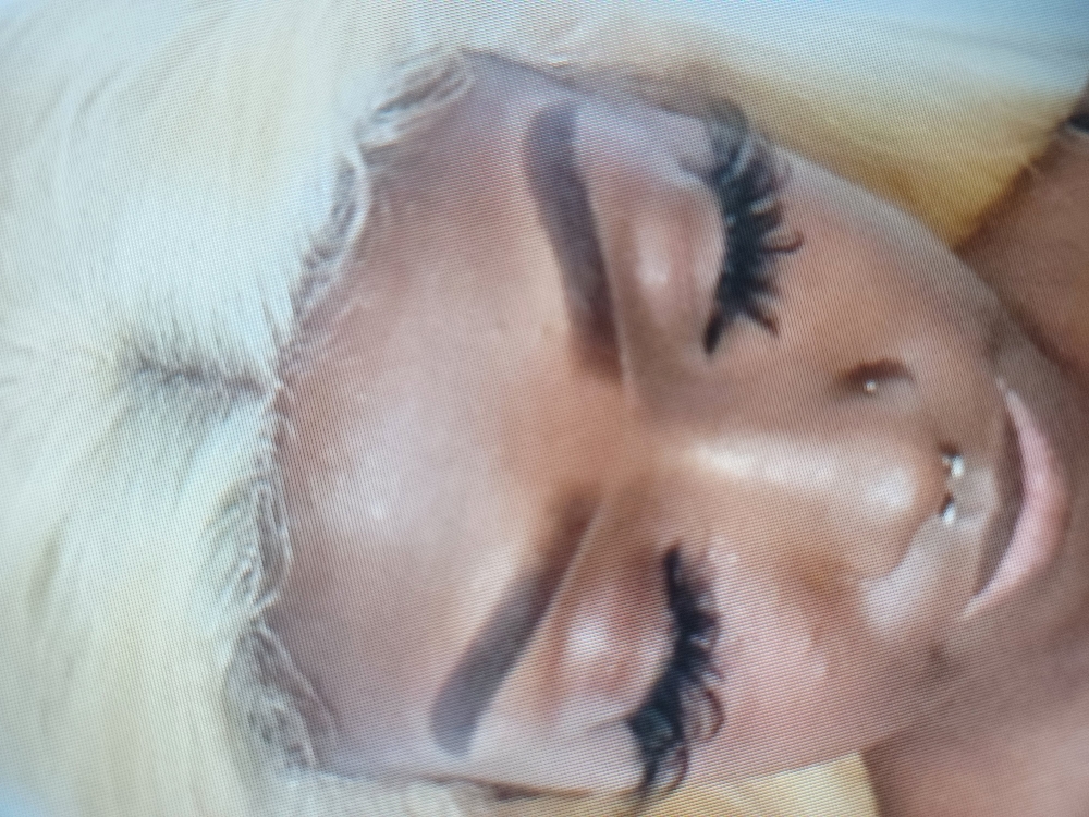 EYEBROW SHAPE & SLAY