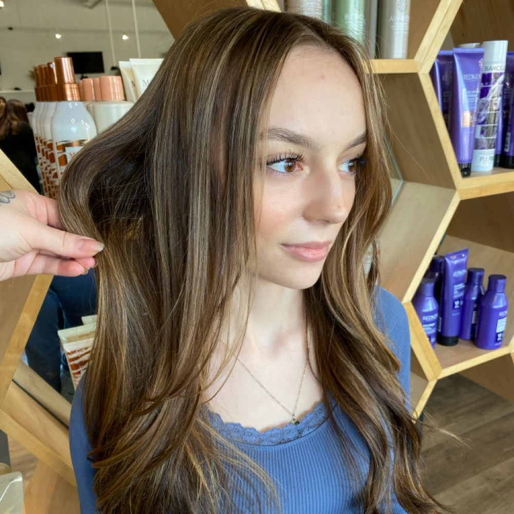 accent highlight at Leslie Ana hair in Fairview Park, OH