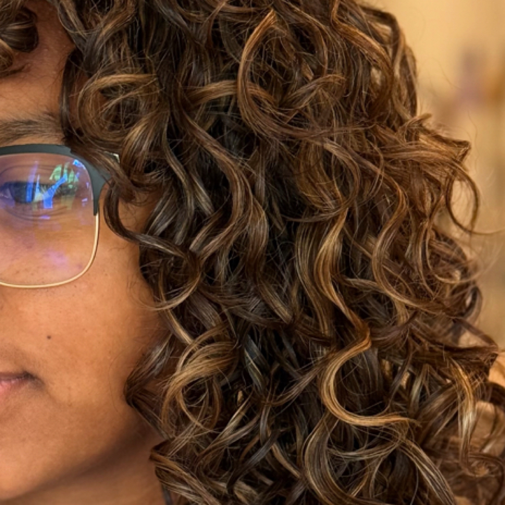 Half Vivaa Light at Vivaa Curly in Lindenhurst, NY