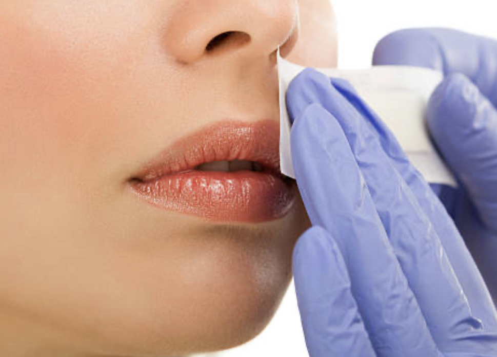 WAXING UPPER LIP