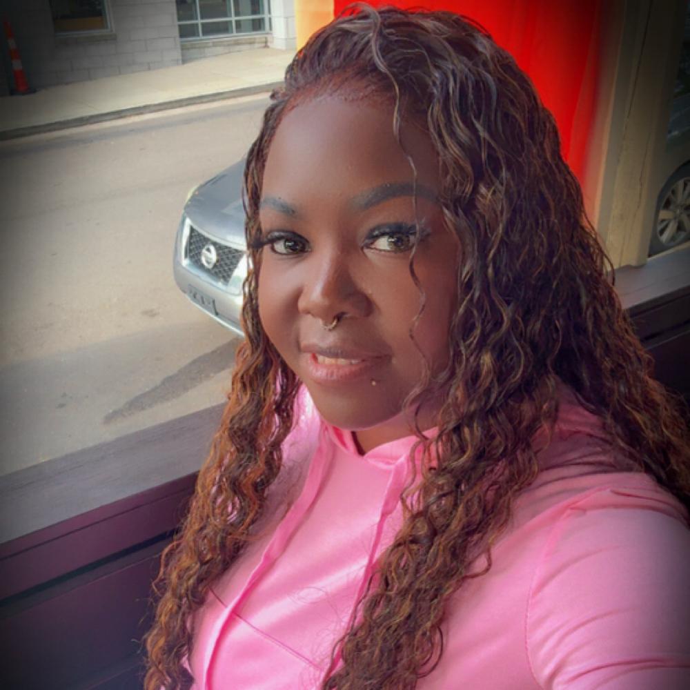 Closure Quick Weave at Crown’D Claws in Clarksville, TN