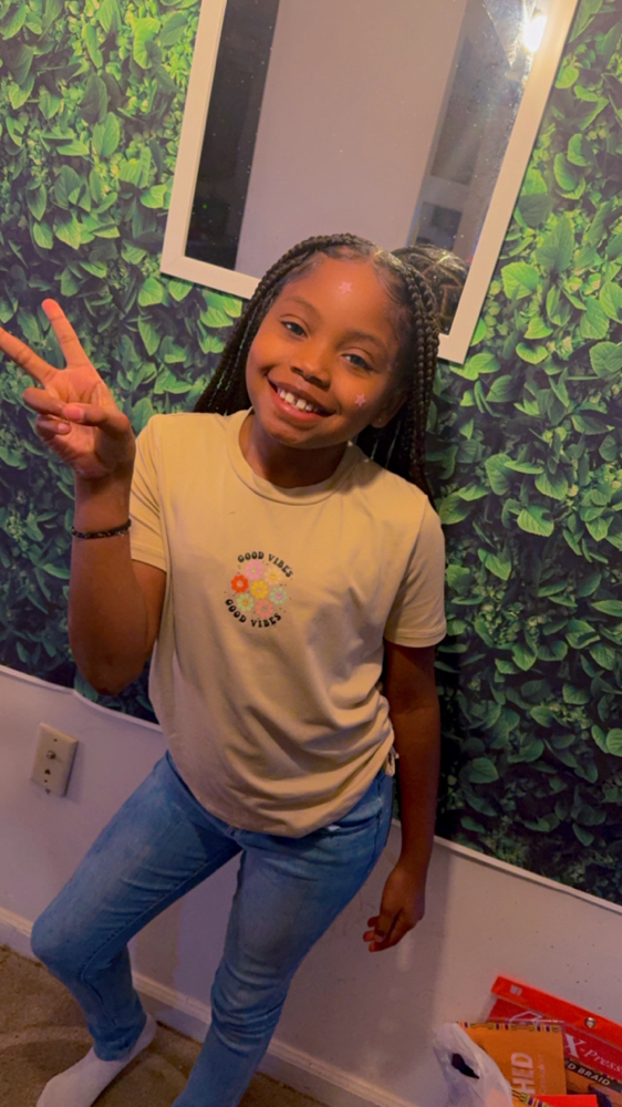Ages 5-9 Knotless Braids (Medium)