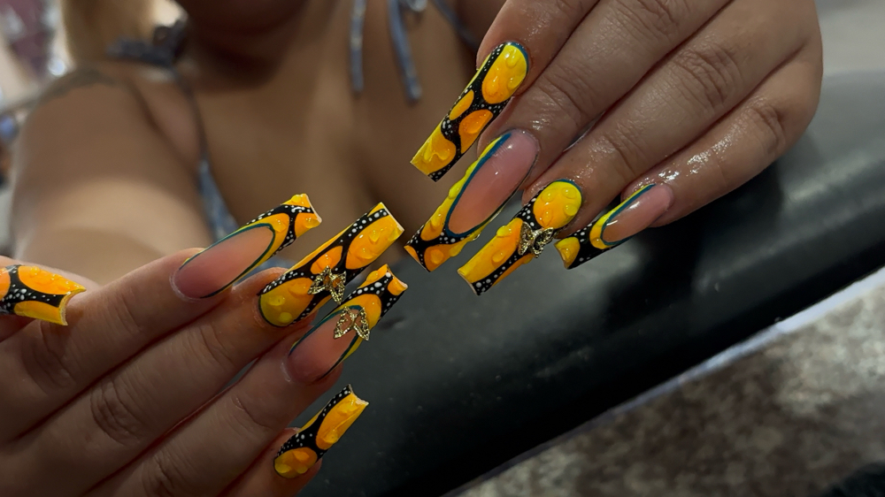 XL freestyle Set at ClawsByVee Nail Bar in Fayetteville, NC