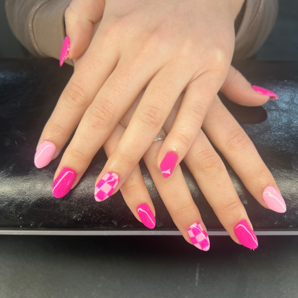 Builder Gel & 2 Finger Design at Brooklynn Garrison in My Orab, OH