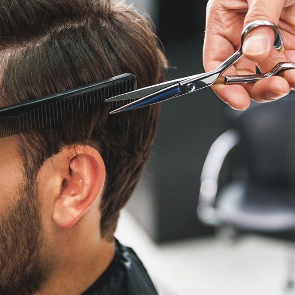 Mens Haircut at Mirror Mirror On The Wall in Pensacola, FL