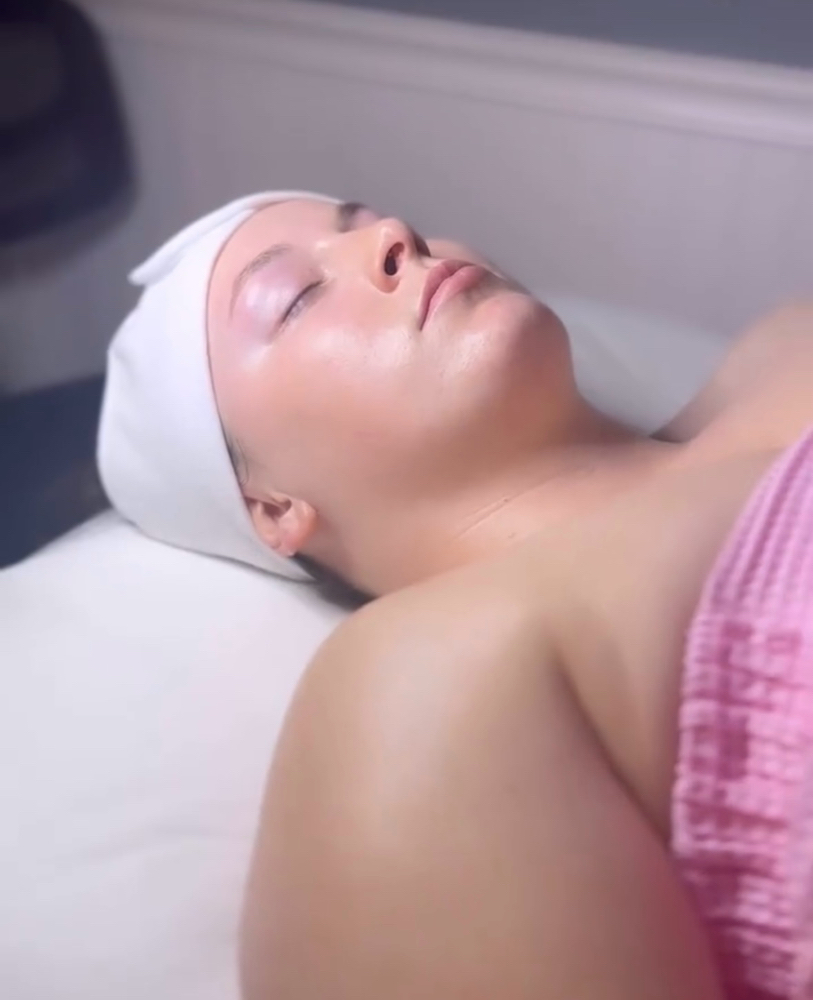 Signature Facial (Oily, Dry, Combo)