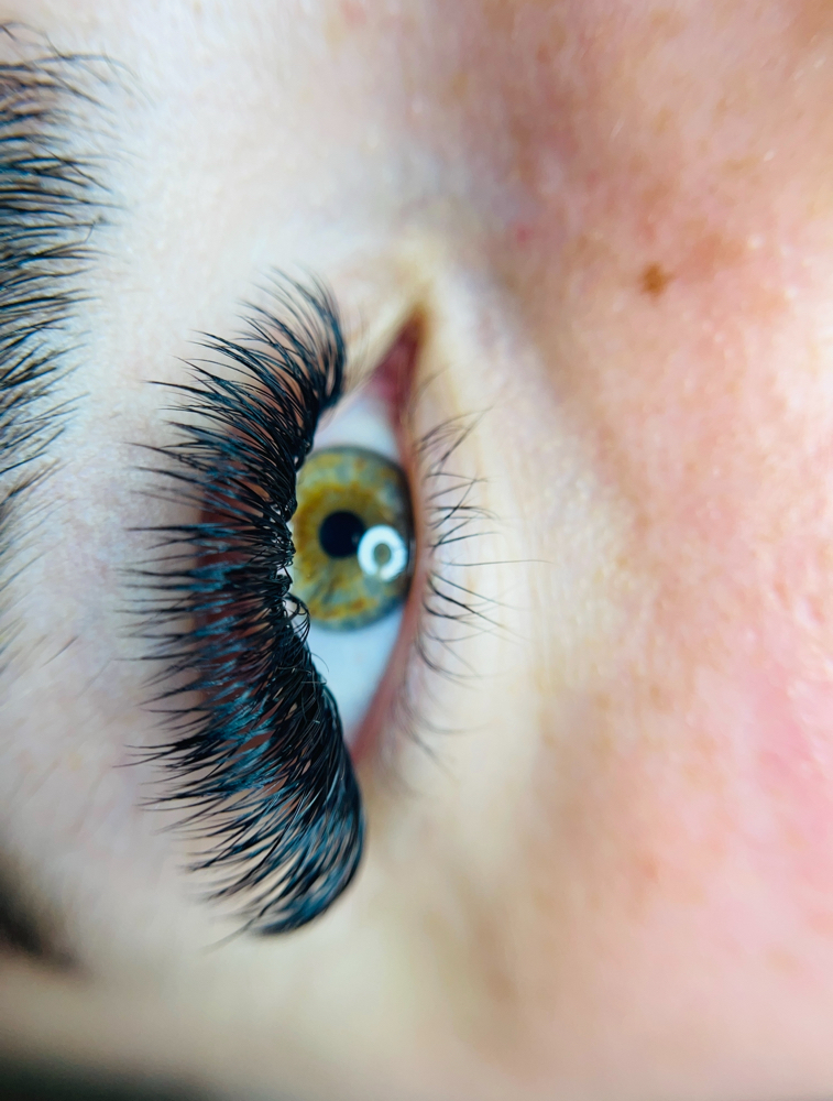 Mega Lash Extensions
