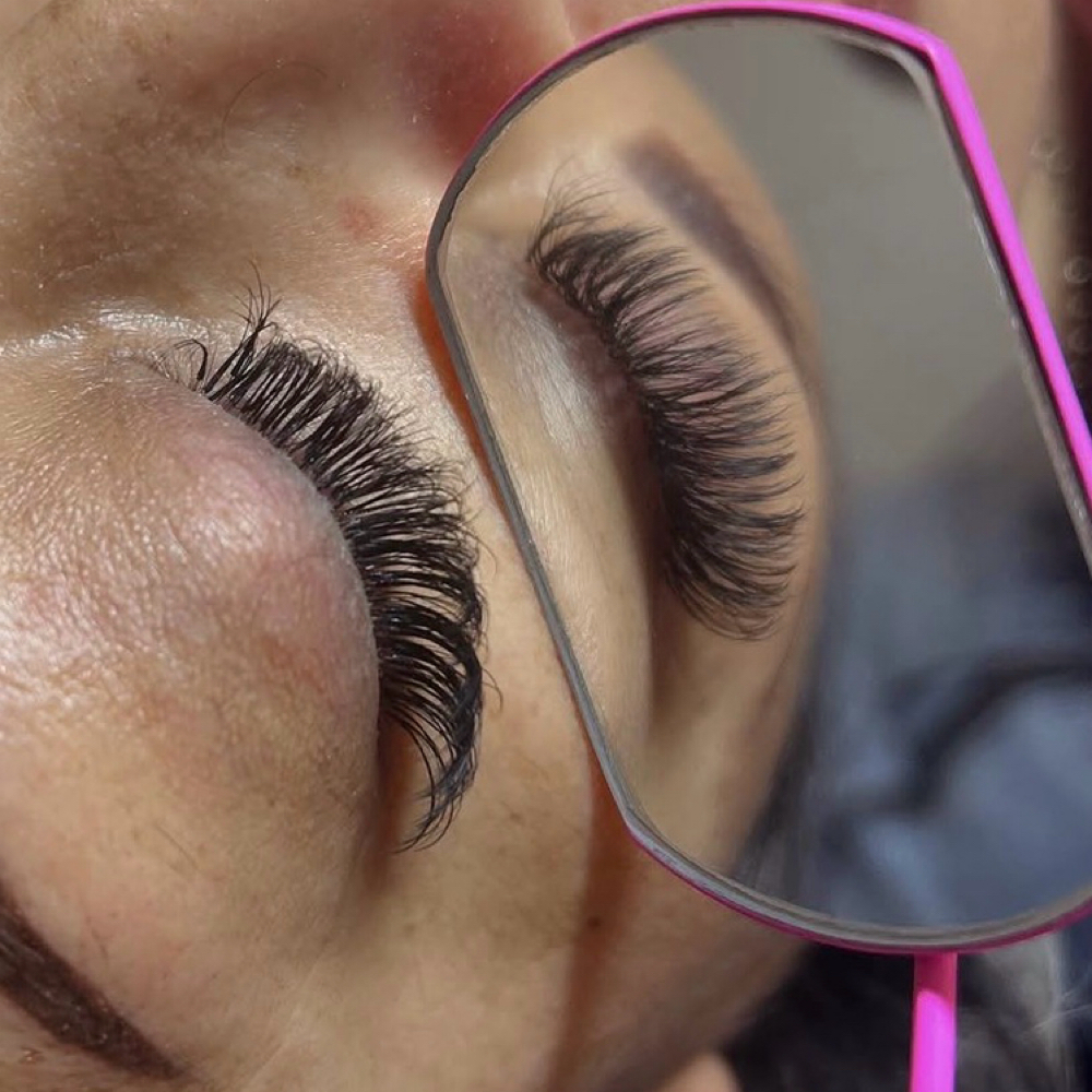 Hybrid Lash Extention Full Set at The Beauty Lounge in LaBelle, FL