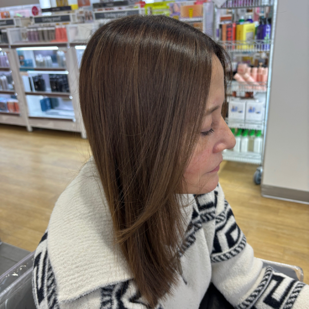 Root touch up at Meza Beauty in Mundelein, IL