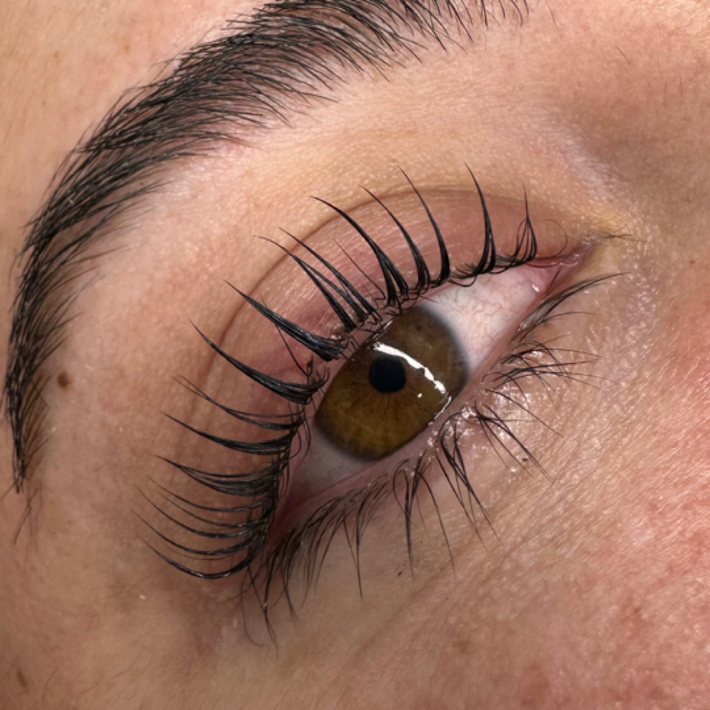 Korean lash lift at Ara’s Beauty Lounge in Oxnard, CA