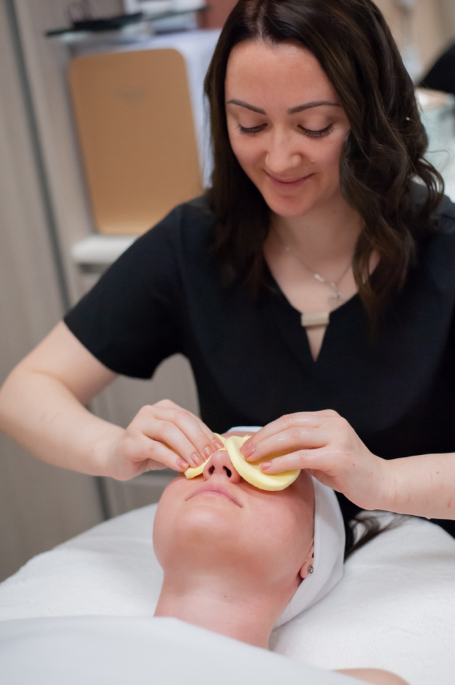 Anti-aging w/lifting Face Massage