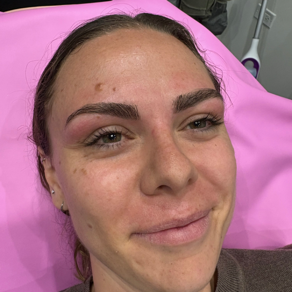 Eyebrow wax at Besthex LLC in Chicago, IL