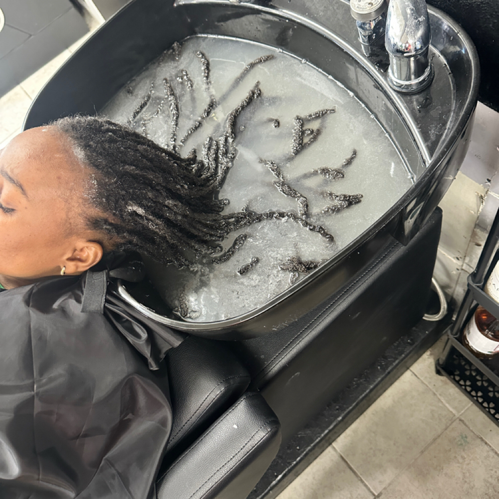 Loc Em’ Up! Loc Detox at The Mane Aura in Columbia, SC