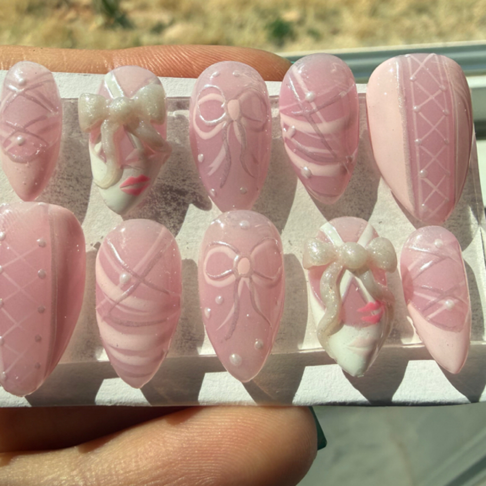 Press Ons at Turquoise nails in Capitan, NM