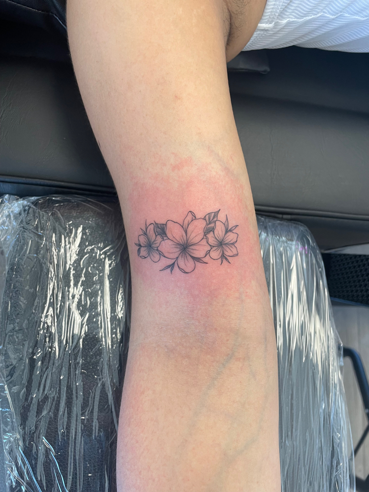 Small Tattoo / Minimalist Tattoo