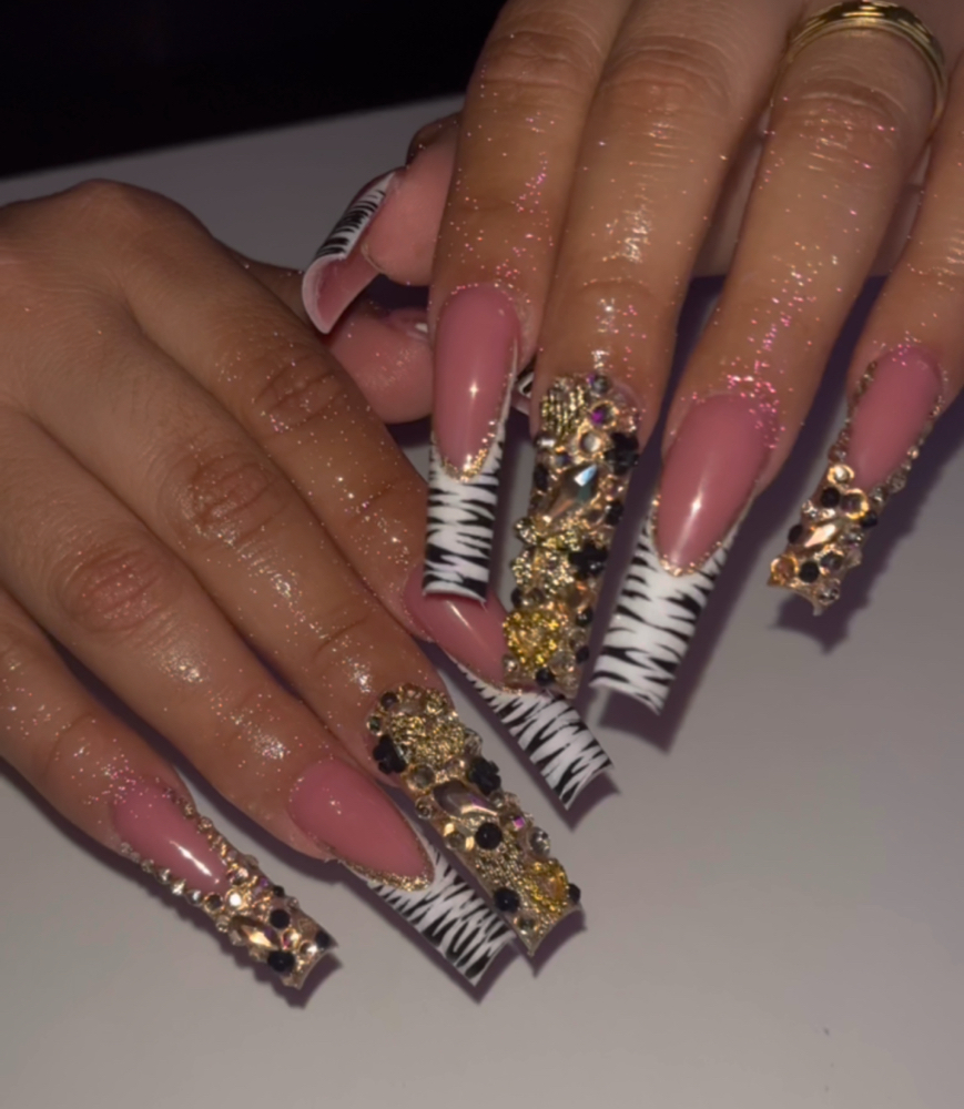 Inspo Sets ( Simple Art/ Bling) at Vnailography in Hemet, CA