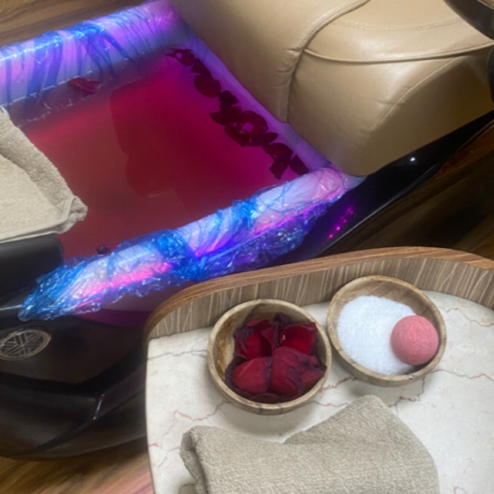 Valentine’s Rose Petal Soak Pedi