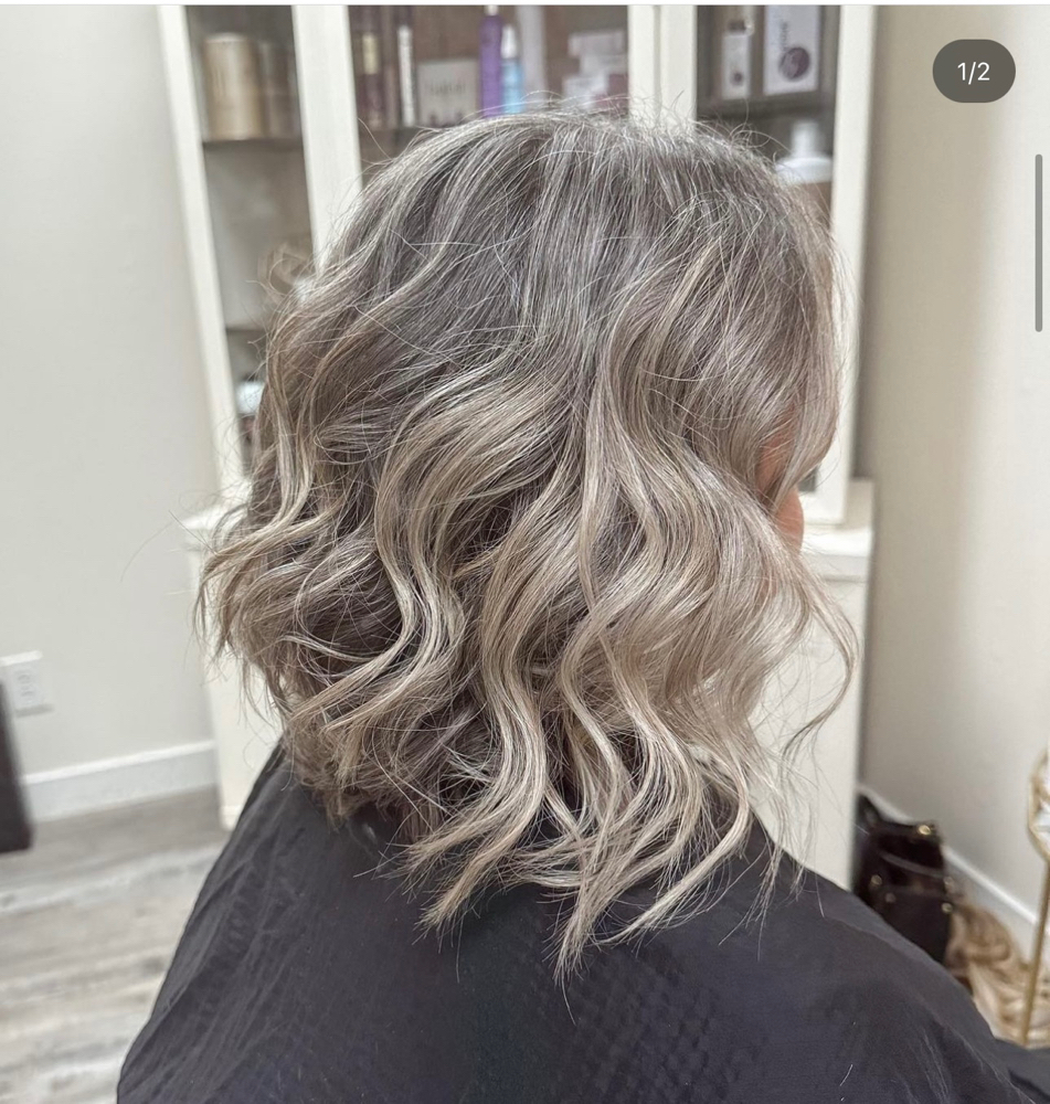 Womens Hair Cut And Style at The Beauty Bar At Frankie & Stasi Co. in Grants Pass, OR