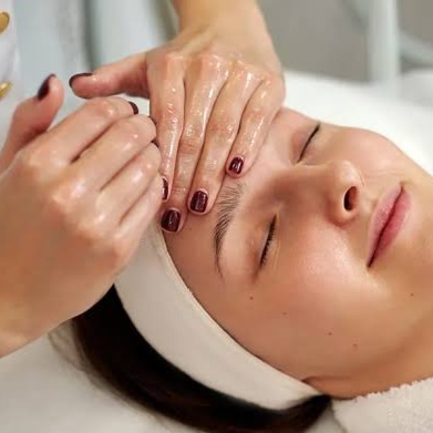 Signature Facial at Omnia Esthetics in Menomonie, WI