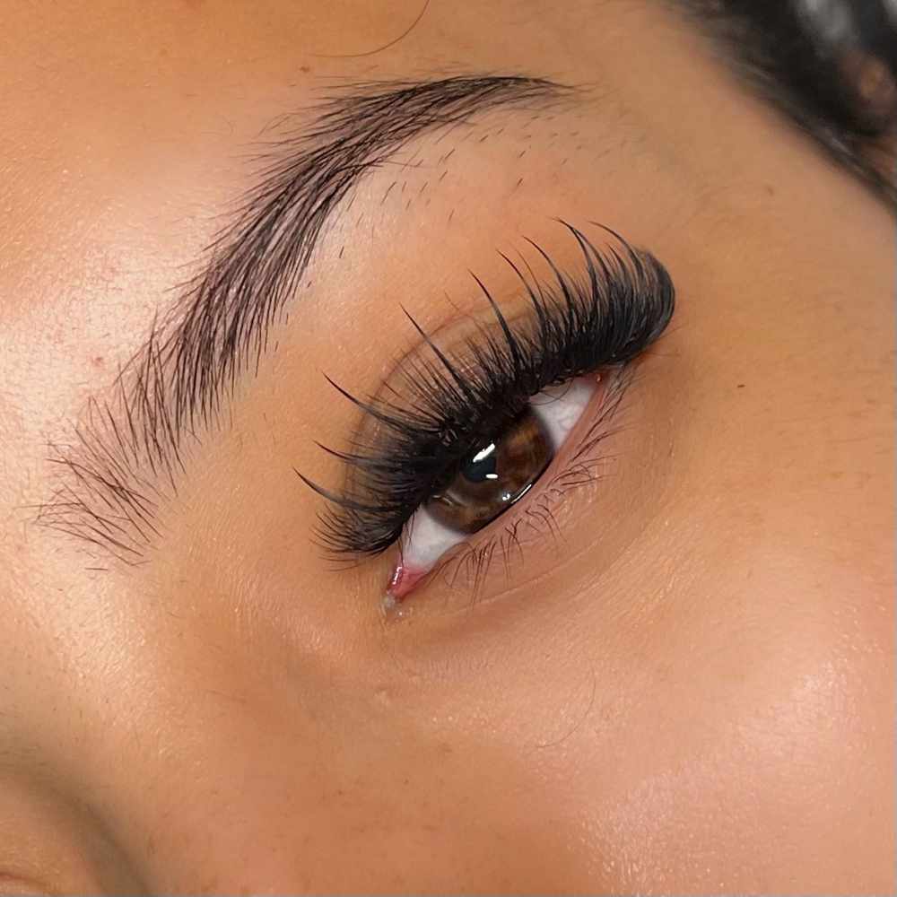 Wispy Strip Lash Look w/ Spikes