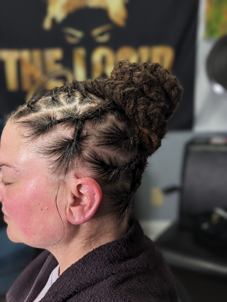 Straight Hair Loc Grooming at The Naturlist Locd Queen in Indianapolis, IN