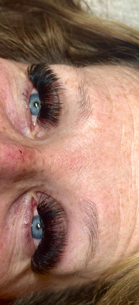 Eyelash Extenions