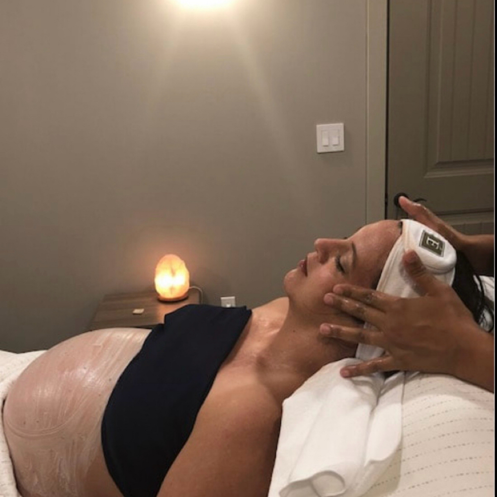 Deluxe Mama Glow at 3CSkin, LLC in Wauchula, FL