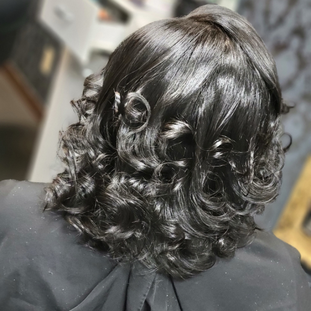 Single Process Color at The Vanity Lounge LLC in Columbus, GA