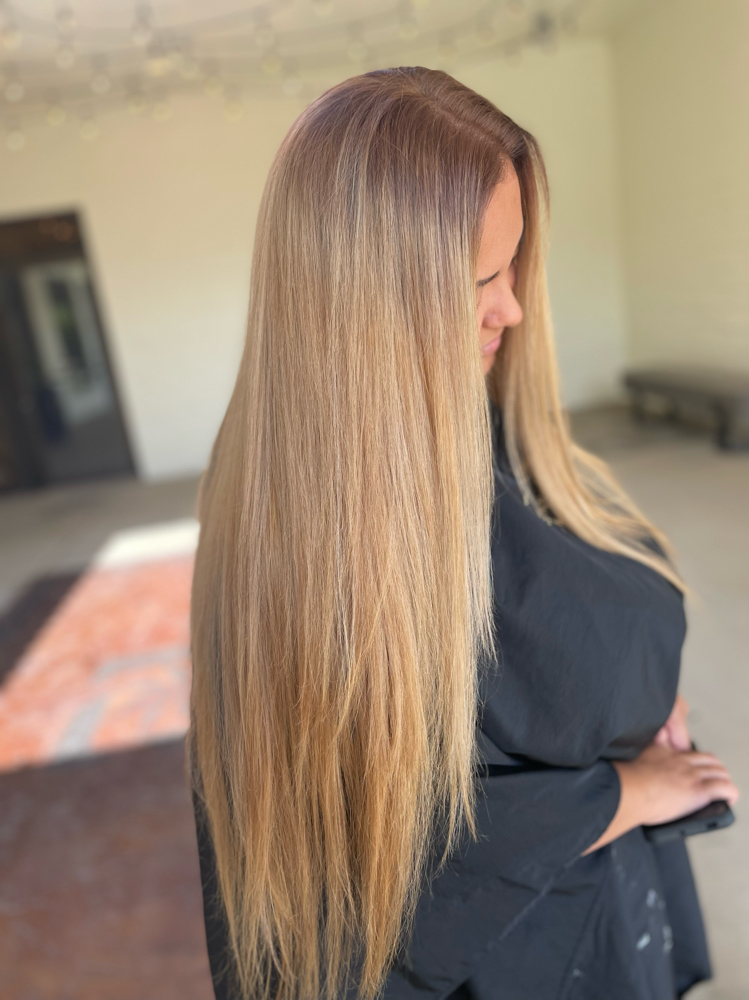 Total Blonde Roots