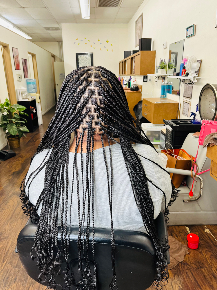 Medium Knotless