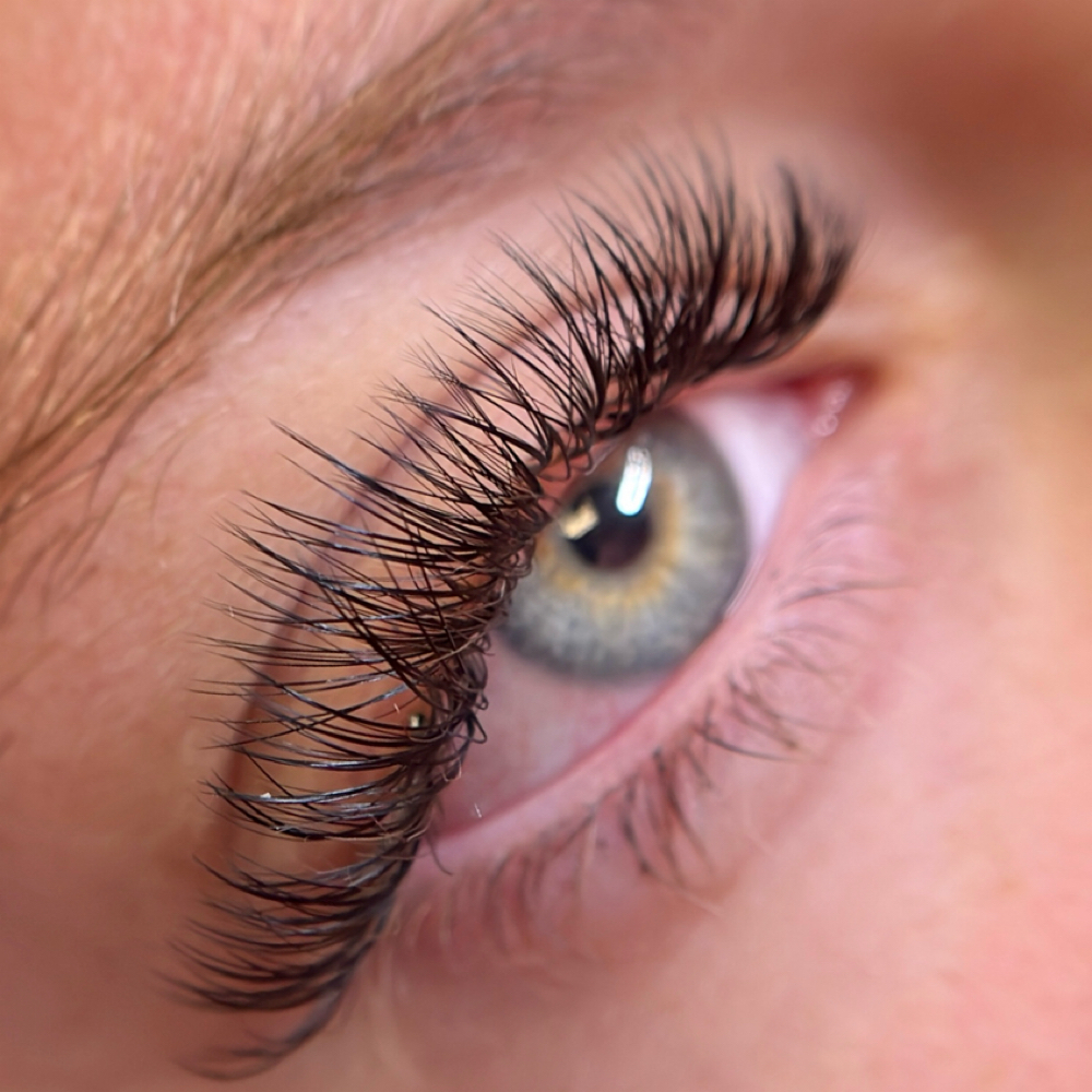 Light Hybrid Set at The Lash Slayer in Glendale, CO