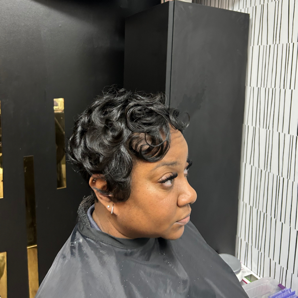 Shampoo / Style (short Hair at Salon 8-Sixty in 28262