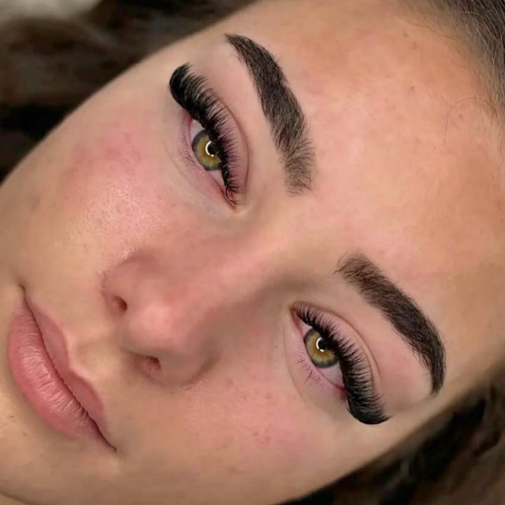 Hybrid Lash Set at Honey Minkx Beauty in Philadelphia, PA