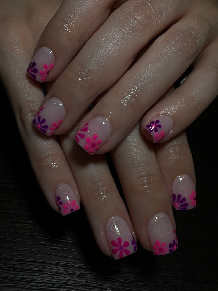 Mani With Design