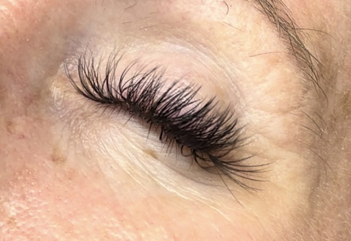 Volume Eyelash Extentions