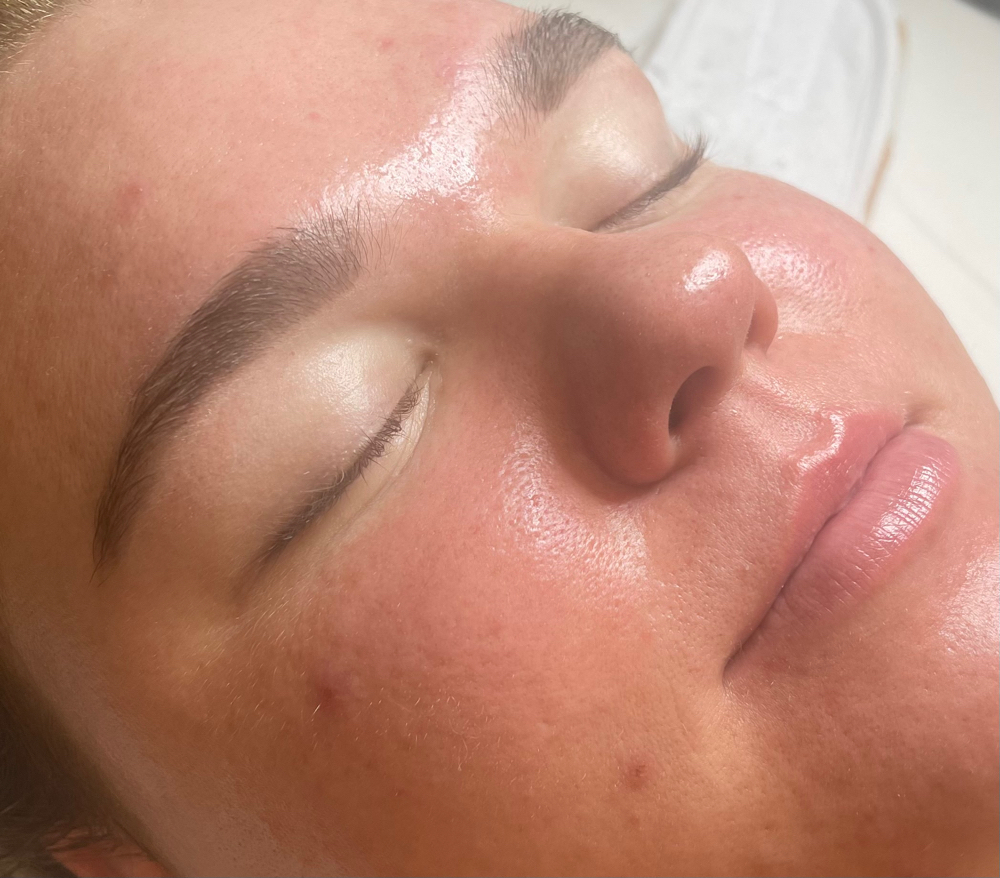 Brow Wax & Shaping