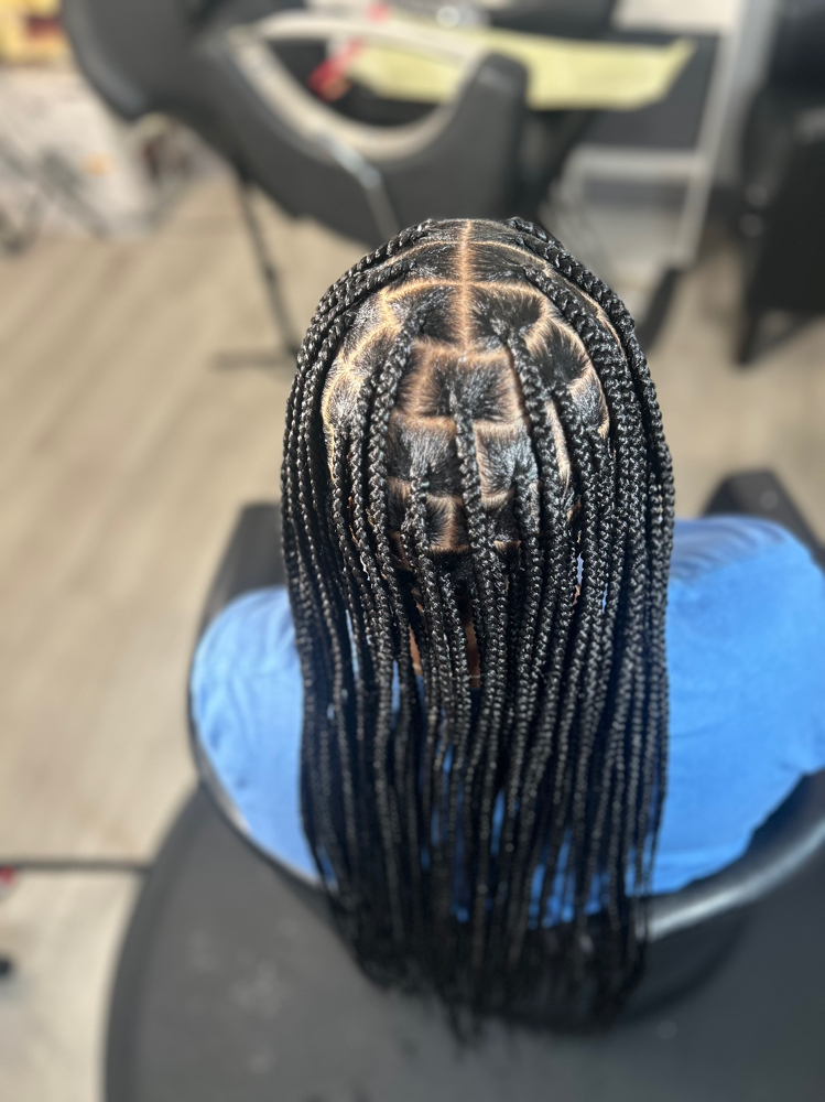 Medium Knotless