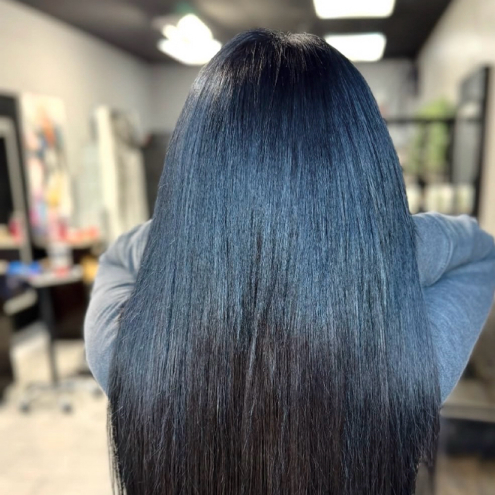 Keratin Hair Treatment at Luna Barber & Beauty Studio in Los Ángeles, CA